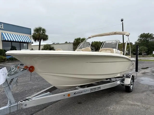 Slide: The Image of Scout 195 Sport Dorado 2026 - 8