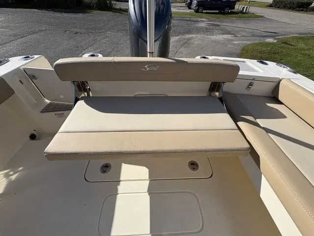 Slide: The Image of Scout 220 Dorado 2026 - 11