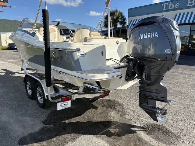 Slide: The Image of Scout 220 Dorado 2026 - 2