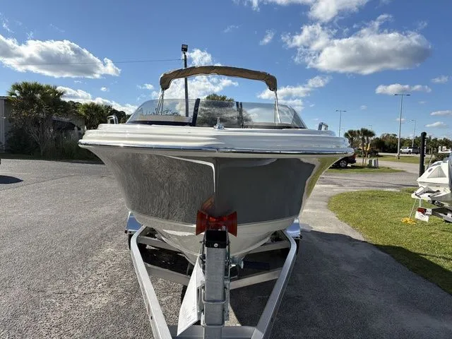 Slide: The Image of Scout 220 Dorado 2026 - 7