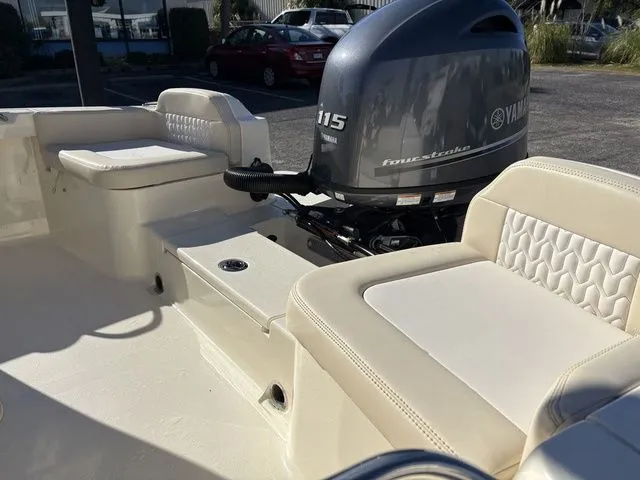 Slide: The Image of Scout 188 Sport Dorado 2026 - 11