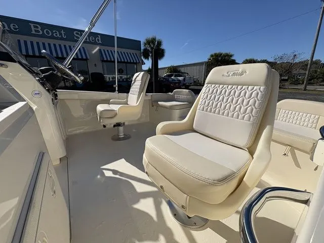 Slide: The Image of Scout 188 Sport Dorado 2026 - 12