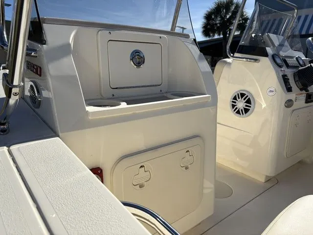 Slide: The Image of Scout 188 Sport Dorado 2026 - 13