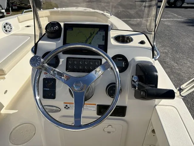 Slide: The Image of Scout 188 Sport Dorado 2026 - 14