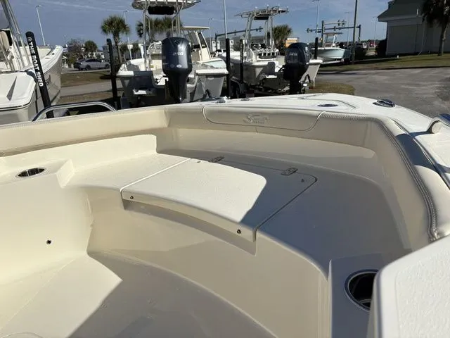 Slide: The Image of Scout 188 Sport Dorado 2026 - 19