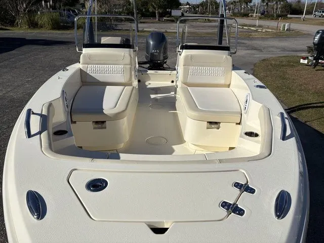 Slide: The Image of Scout 188 Sport Dorado 2026 - 20