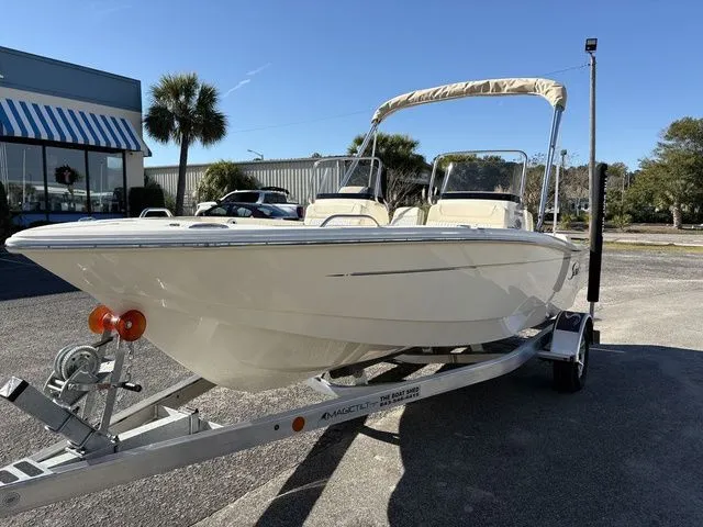 Slide: The Image of Scout 188 Sport Dorado 2026 - 8