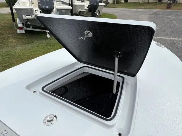 Slide: The Image of East Cape EVO 17V 2025 - 14