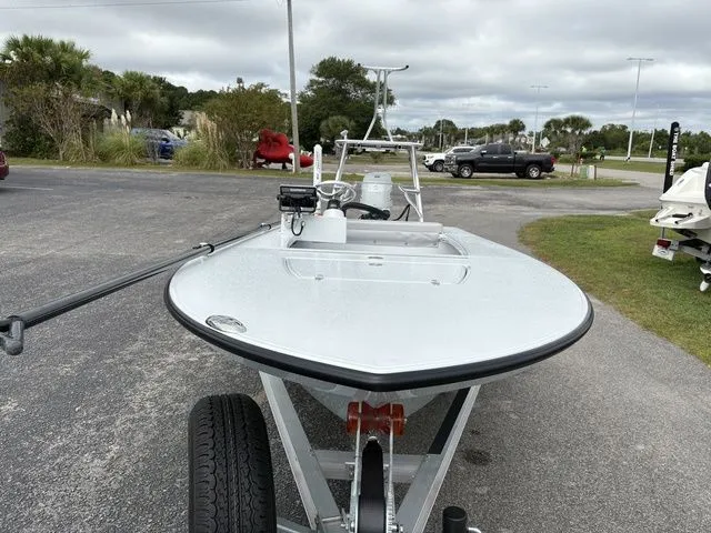 Slide: The Image of East Cape EVO 17V 2025 - 7