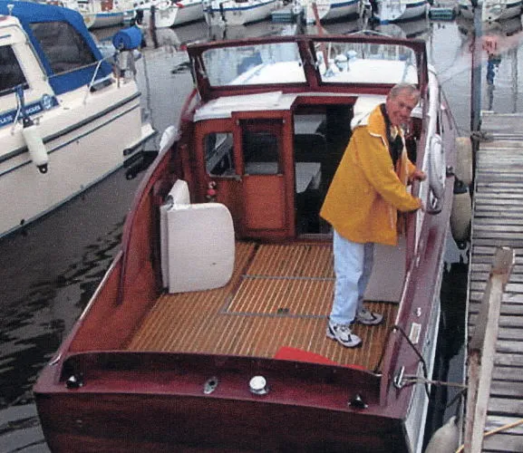Slide: The Image of Chris-Craft Sedan W/Fly Bridge 1955 - 11