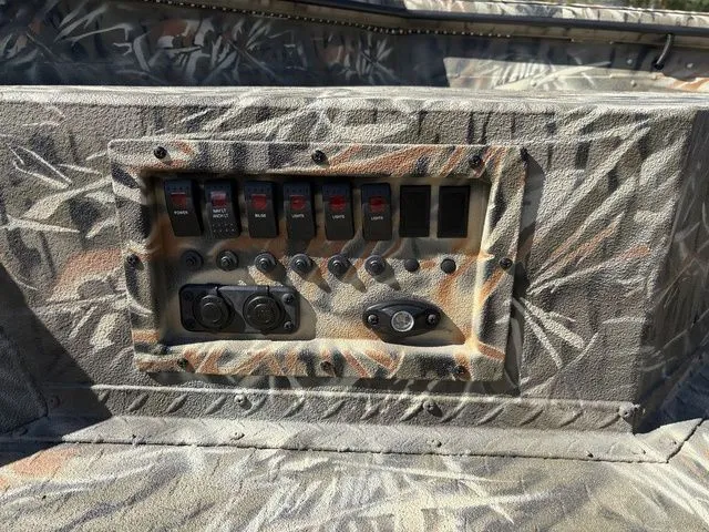 Slide: The Image of SeaArk 1960 Slayer 2026 - 10