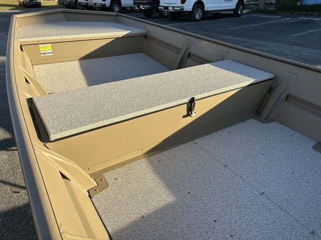 Slide: The Image of SeaArk 1648 MV 2026 - 10