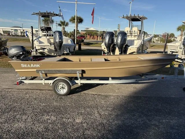 Slide: The Image of SeaArk 1648 MV 2026 - 5