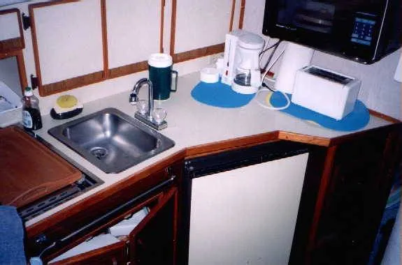 Slide: The Image of Sea Ray 300 Sedan Bridge 1986 - 2