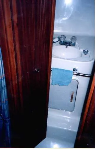 Slide: The Image of Sea Ray 300 Sedan Bridge 1986 - 3