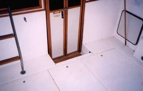 Slide: The Image of Sea Ray 300 Sedan Bridge 1986 - 4