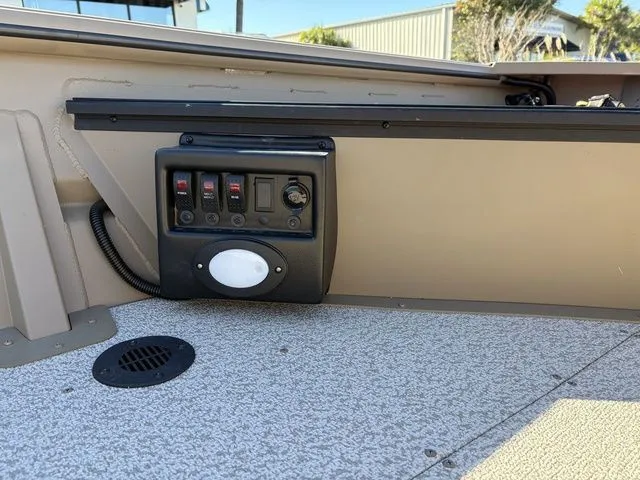 Slide: The Image of SeaArk DXS 1548 DKLD 2026 - 11