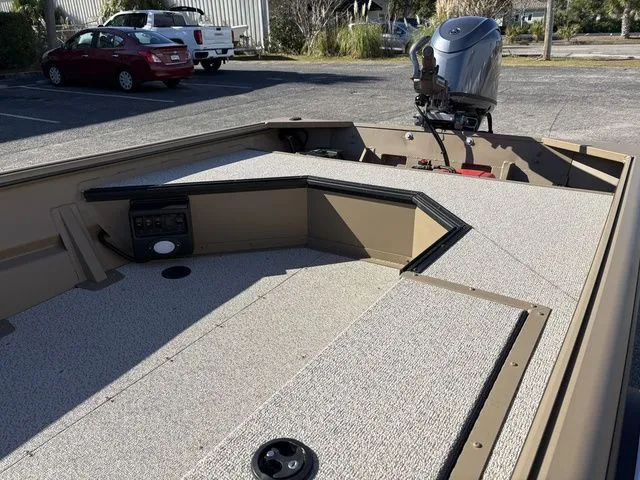 Slide: The Image of SeaArk DXS 1652 DKLD 2026 - 10