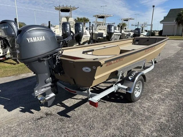 Slide: The Image of SeaArk DXS 1652 DKLD 2026 - 4