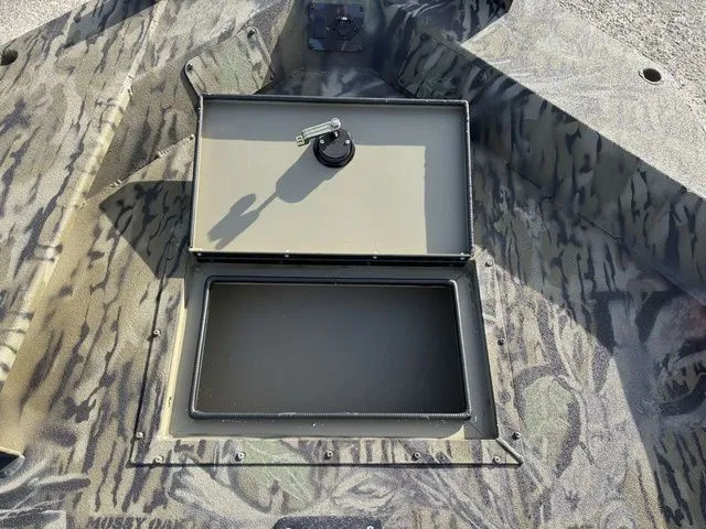 Slide: The Image of SeaArk 1752 Slayer X 2026 - 15