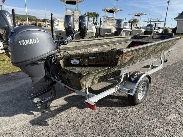 Slide: The Image of SeaArk 1752 Slayer X 2026 - 4