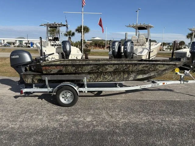 Slide: The Image of SeaArk 1752 Slayer X 2026 - 5