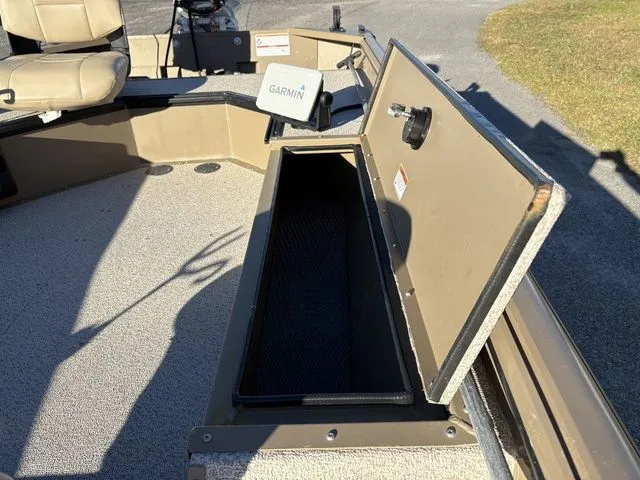 Slide: The Image of SeaArk DXS 1548 DKLD 2025 - 13