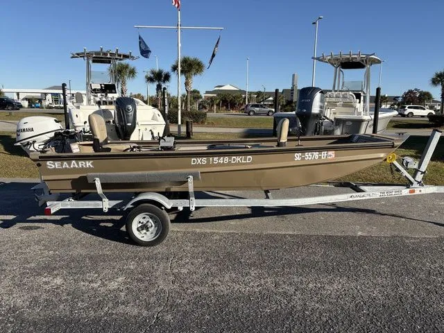 Slide: The Image of SeaArk DXS 1548 DKLD 2025 - 5