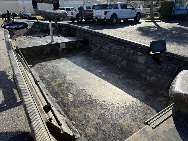 Slide: The Image of 2022 Crestliner 1546 Retriever Jon boat in parking lot. - 10