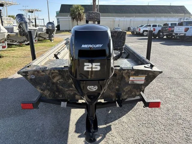 Slide: The Image of 2022 Crestliner 1546 Retriever Jon boat with Mercury 25 HP engine. - 3