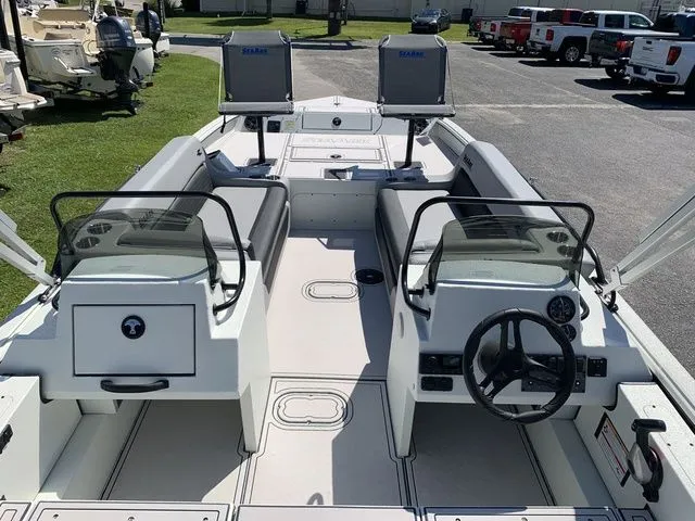 Slide: The Image of SeaArk Easy 200 2026 - 18