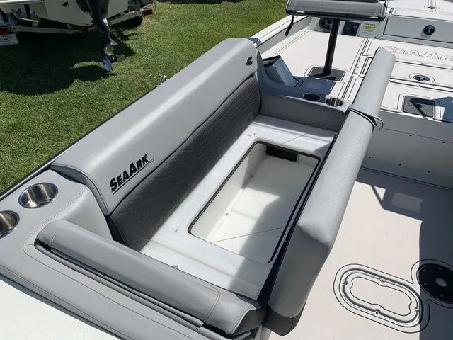 Slide: The Image of SeaArk Easy 200 2026 - 21