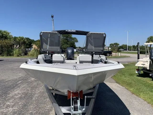 Slide: The Image of SeaArk Easy 200 2026 - 7