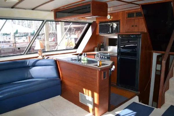 Slide: The Image of Bayliner 4588 1988 - 8