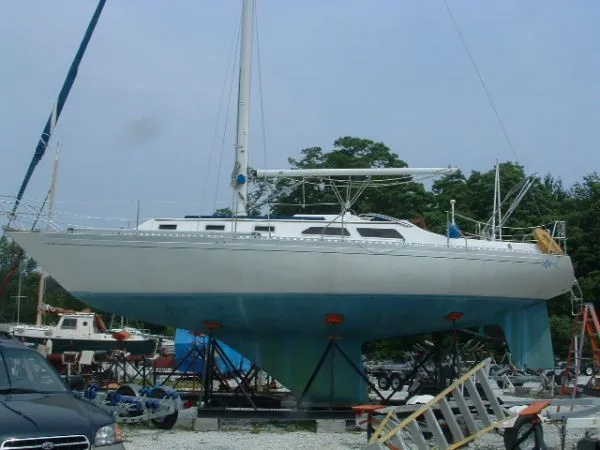 Slide: The Image of Islander 36 1983 - 0