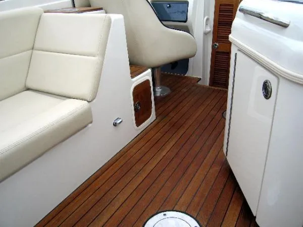 Slide: The Image of Chris-Craft 28 LG CORSAIR 2005 - 4