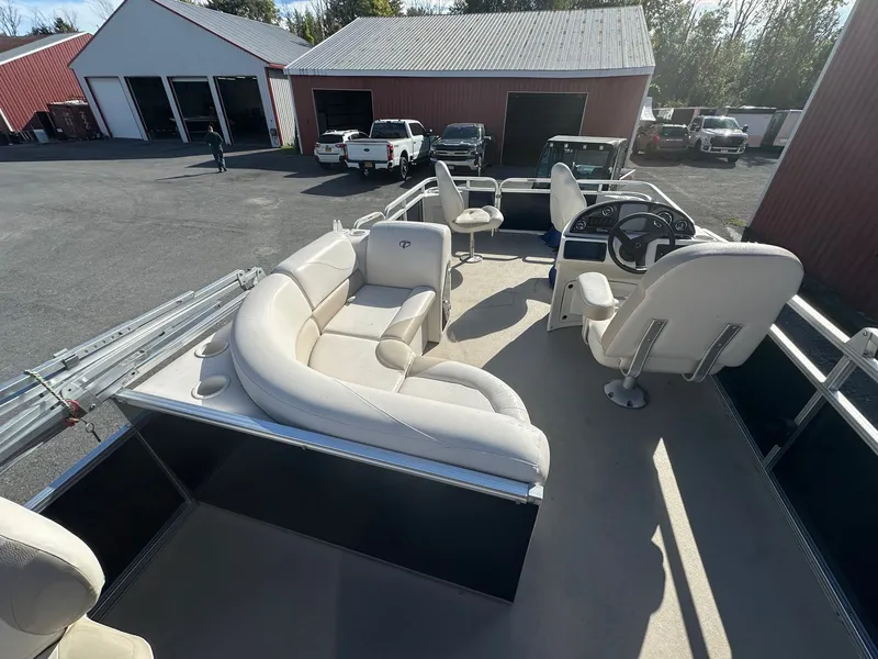 Slide: The Image of Tahoe GT2080QF 2014 - 9