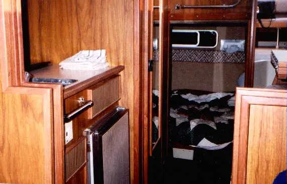 Slide: The Image of Sea Ray 260 Sundancer 1984 - 2
