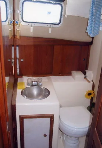Slide: The Image of Albin 27 Family Cruiser 1984 - 8