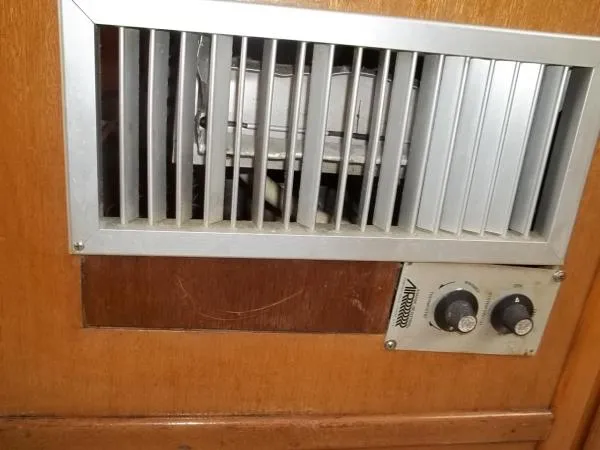 Slide: The Image of Hatteras Cruiser 1967 - 5