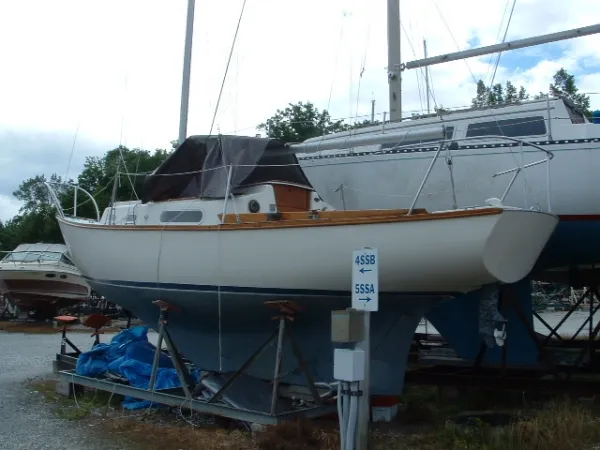 Slide: The Image of Cape Dory 25 1973 - 0
