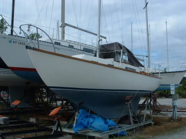 Slide: The Image of Cape Dory 25 1973 - 6