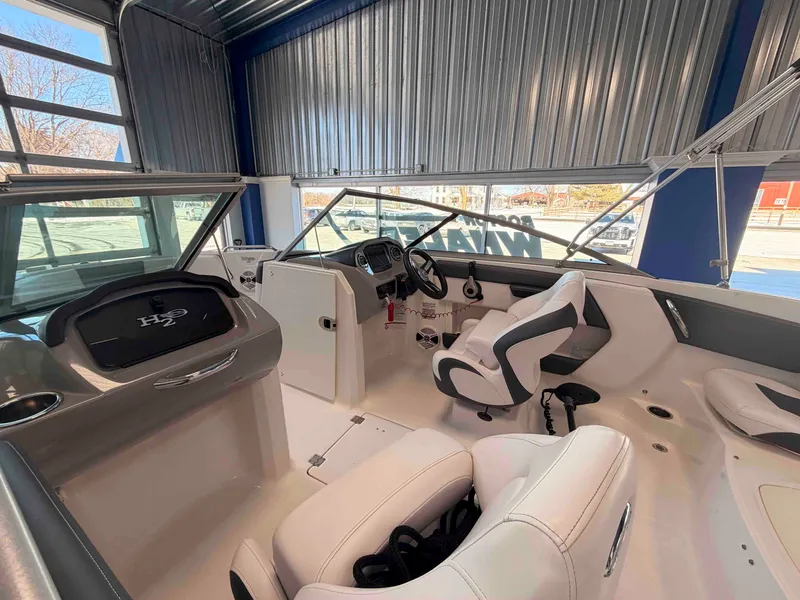 Slide: The Image of Chaparral 21 H2O Ski and Fish OB 2019 - 9