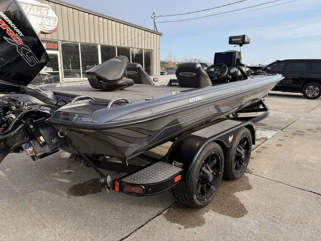 Slide: The Image of Phoenix Bass Boat 921 Elite 2023 - 4