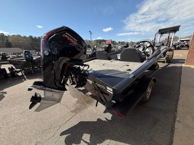 Slide: The Image of Tracker Pro Team 190 TX 2023 - 10