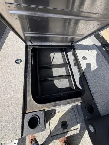 Slide: The Image of Tracker Pro Team 190 TX 2023 - 21