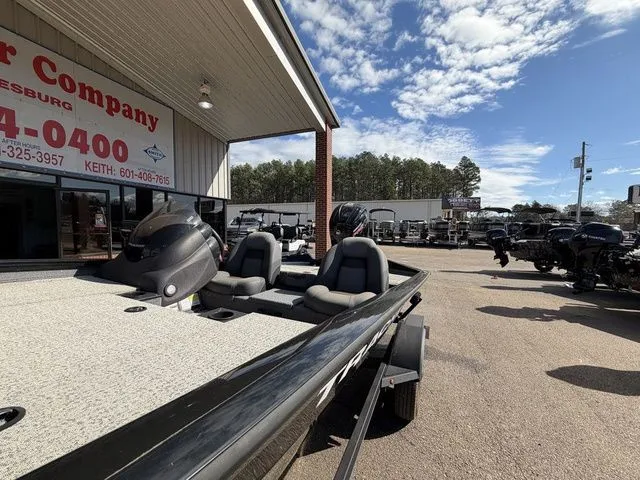 Slide: The Image of Tracker Pro Team 190 TX 2023 - 5