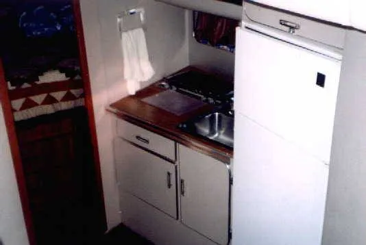 Slide: The Image of Chris-Craft 333 1985 - 6