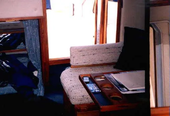 Slide: The Image of Sea Ray Sundancer SRV 300 1985 - 3