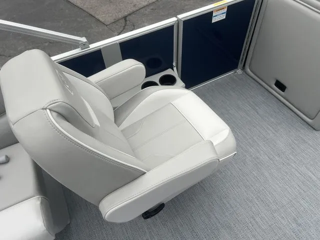 Slide: The Image of Godfrey EX2286SBX 2026 - 4